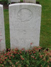 Etaples Military Cemetery - McGregor, James